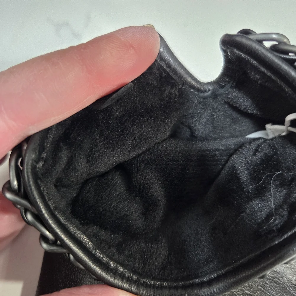 100% Soft Leather  Gloves  with Chain Detail At Wrist Screen Friendly Lined LG